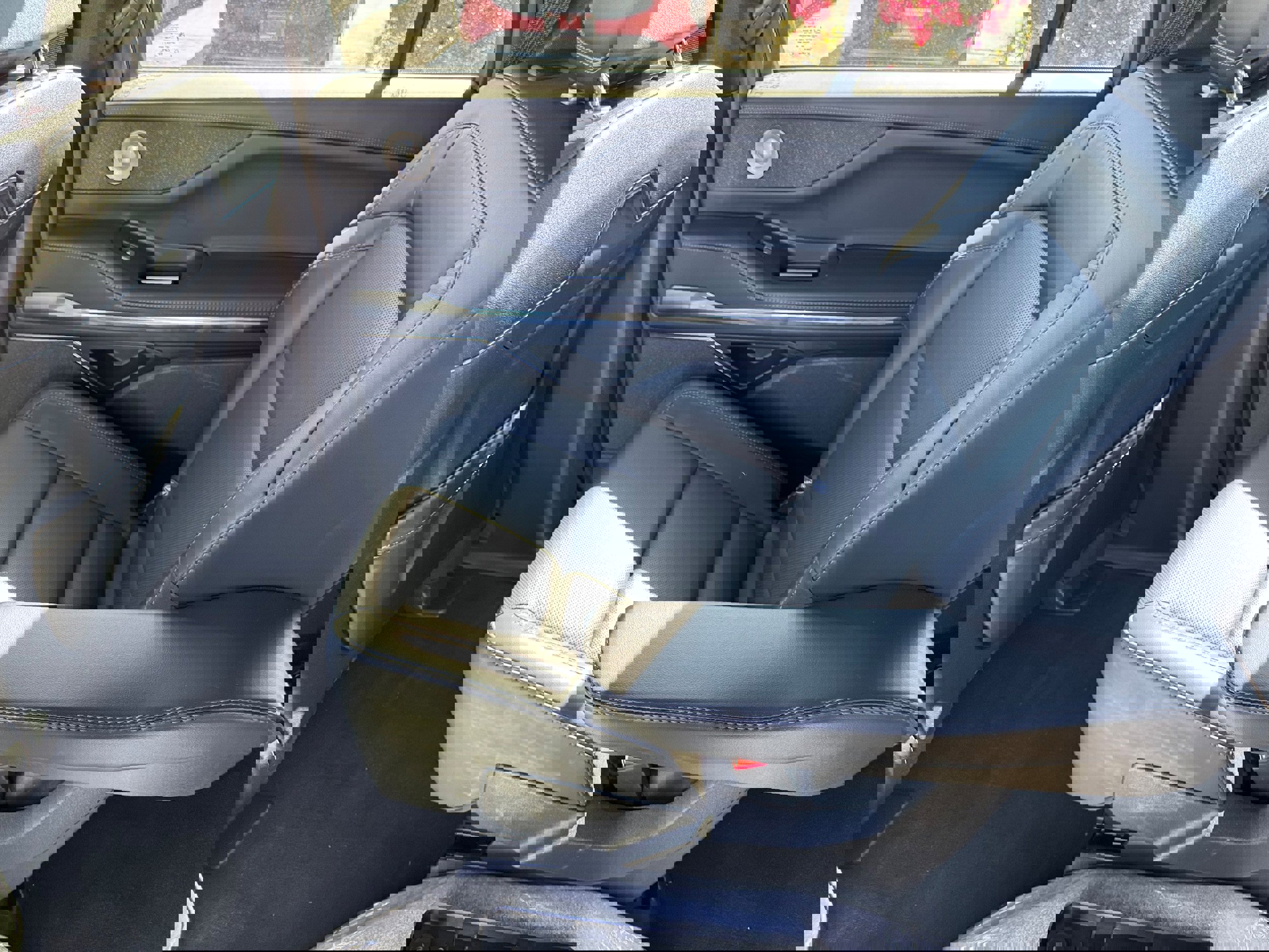 New 2025 Lincoln Navigator L Reserve w/ Jet Appearance Package image 22