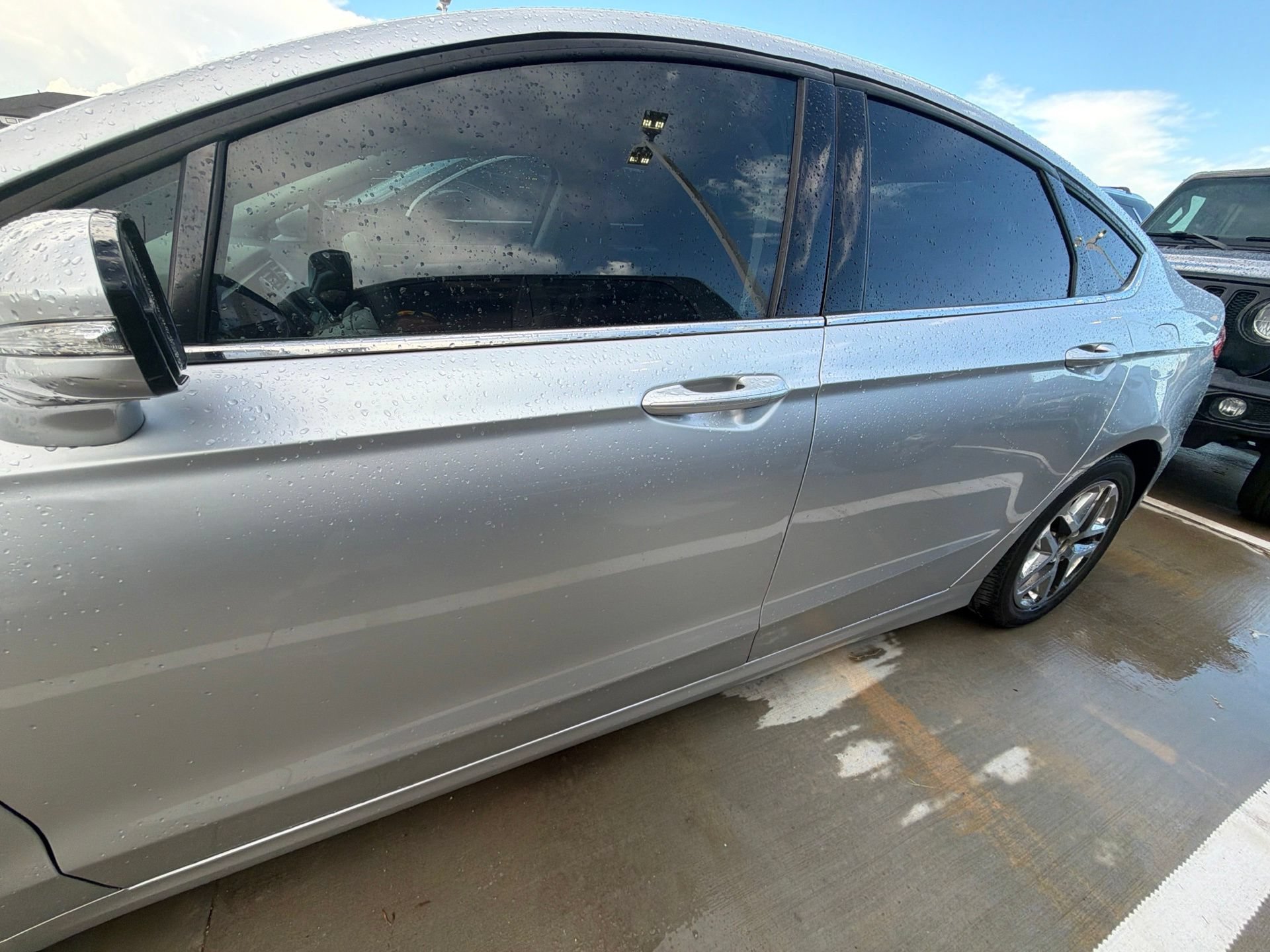 Used 2016 Ford Fusion SE FWD image 5