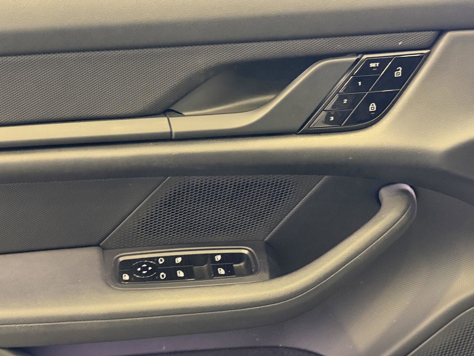 Certified 2021 Porsche Taycan 4S image 14