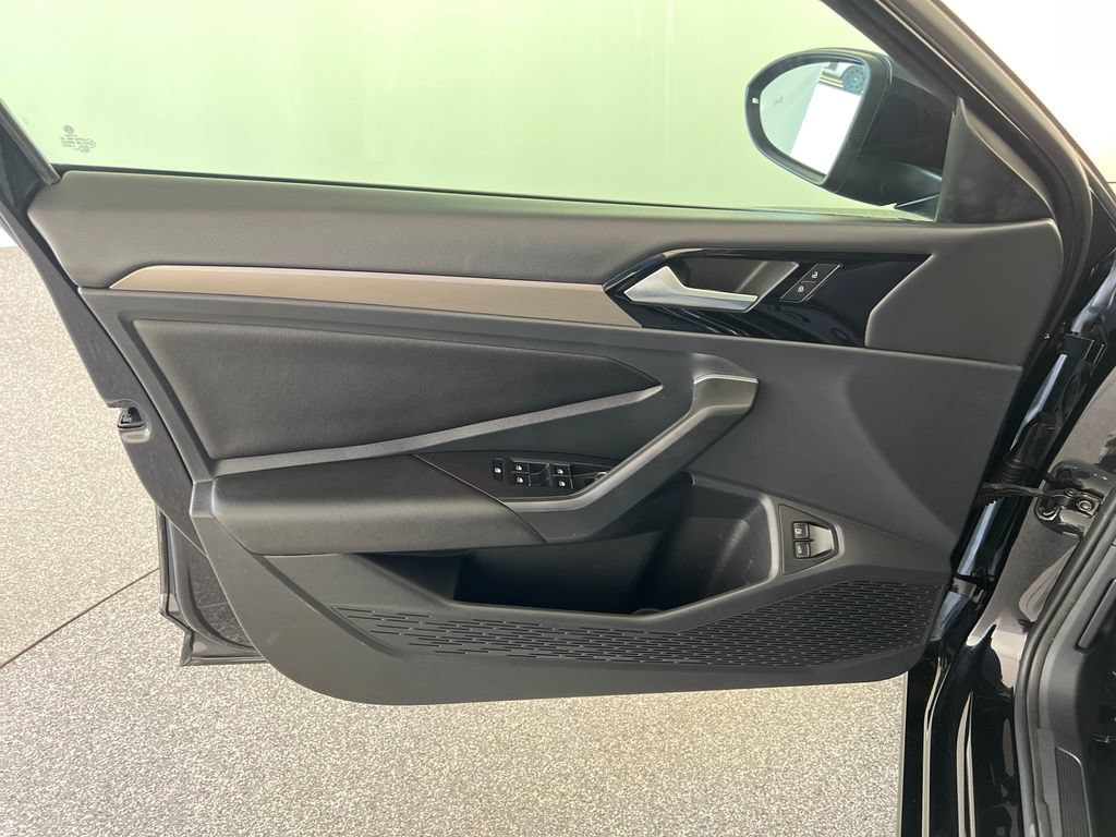 Used 2021 Volkswagen Jetta SEL Premium FWD image 12