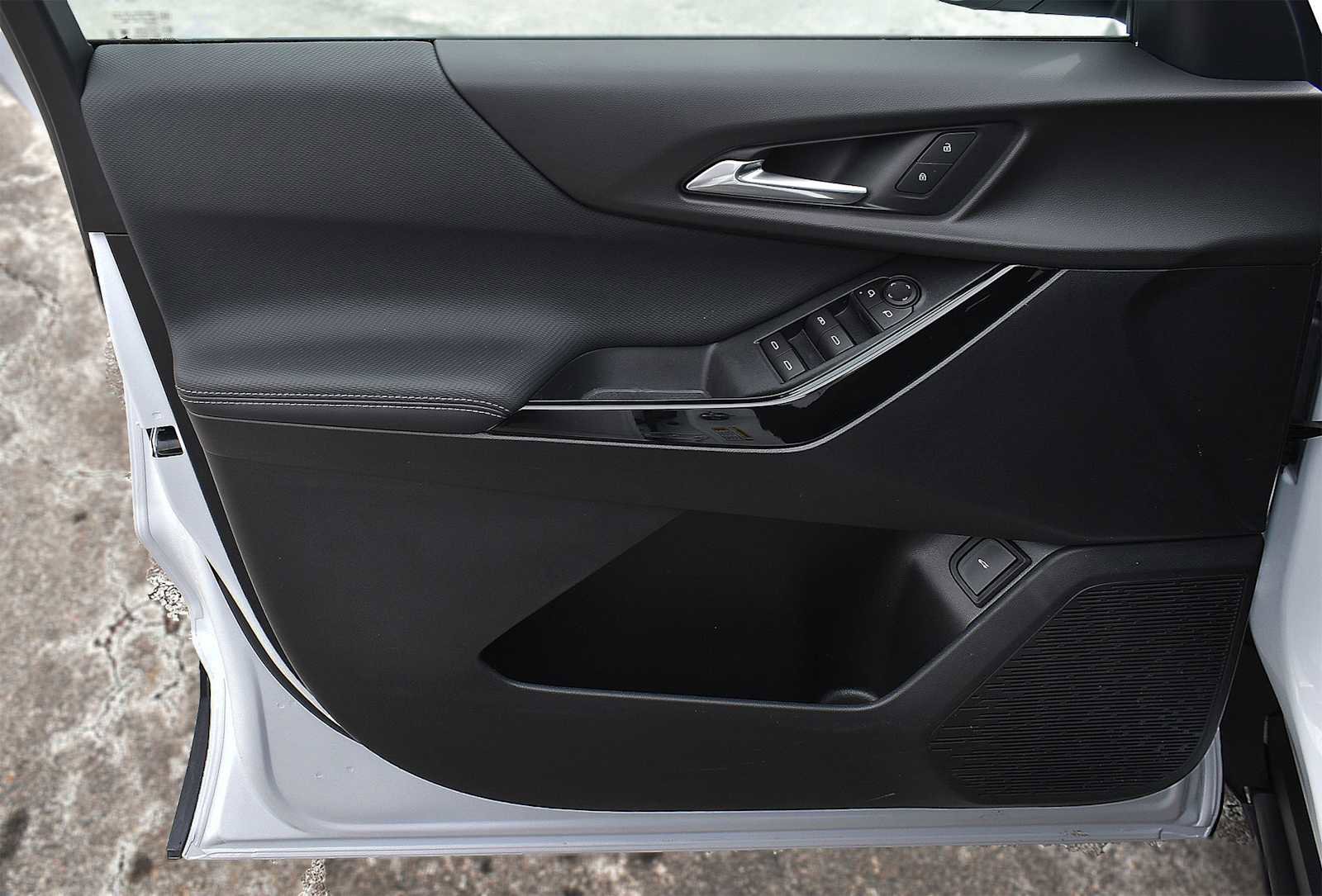 New 2026 Chevrolet Equinox LT w/ Convenience Package II image 25