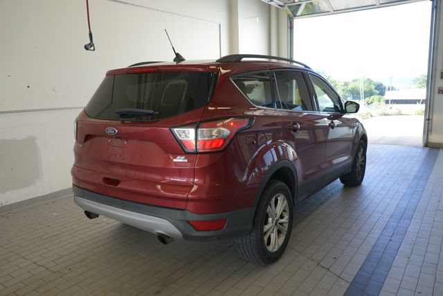 Used 2018 Ford Escape SE w/ SE Sync 3 Package AWD/4WD image 14