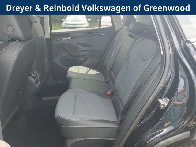 New 2025 Volkswagen Tiguan SE image 13