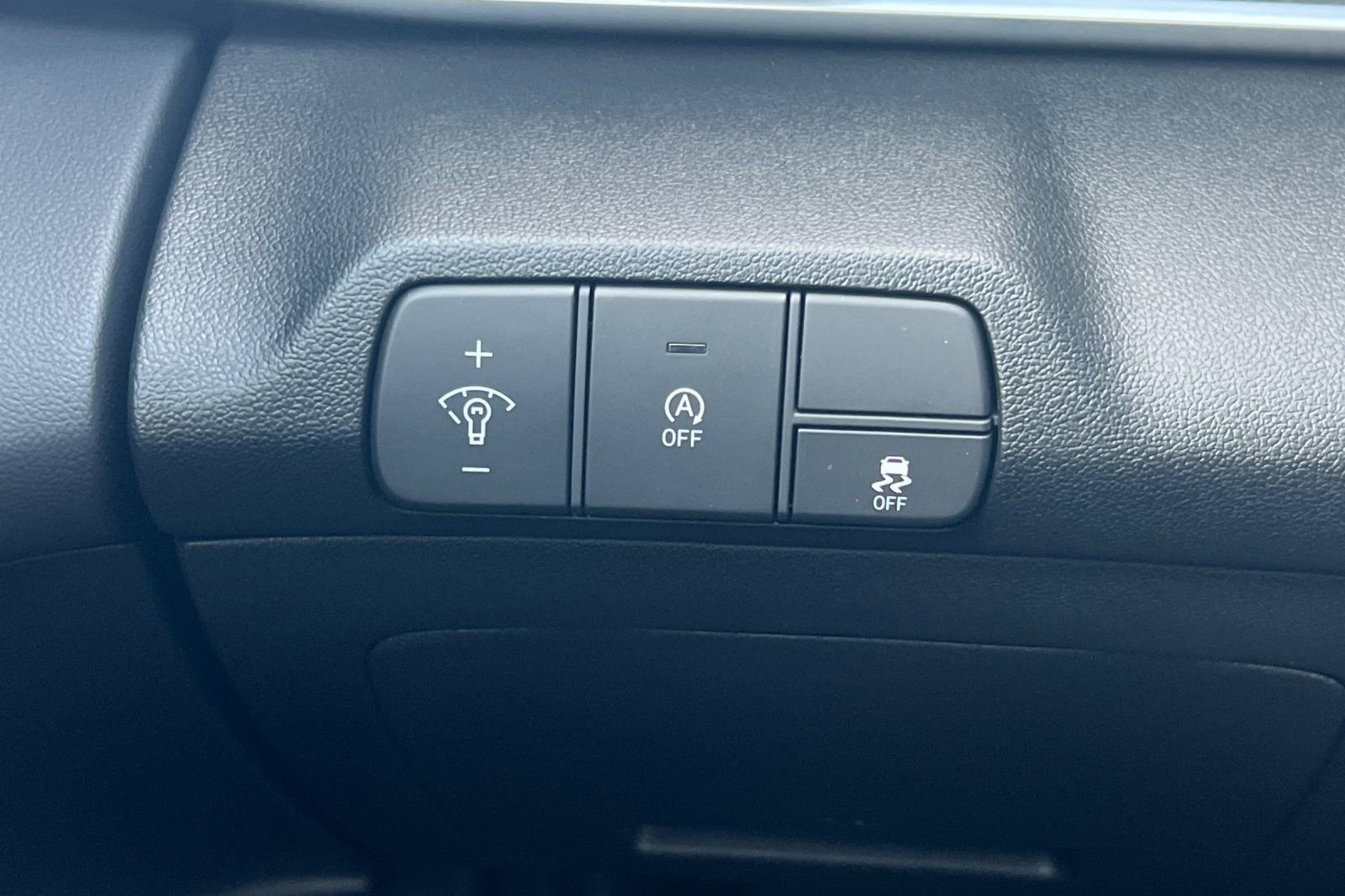 Used 2025 Hyundai Elantra SE image 31