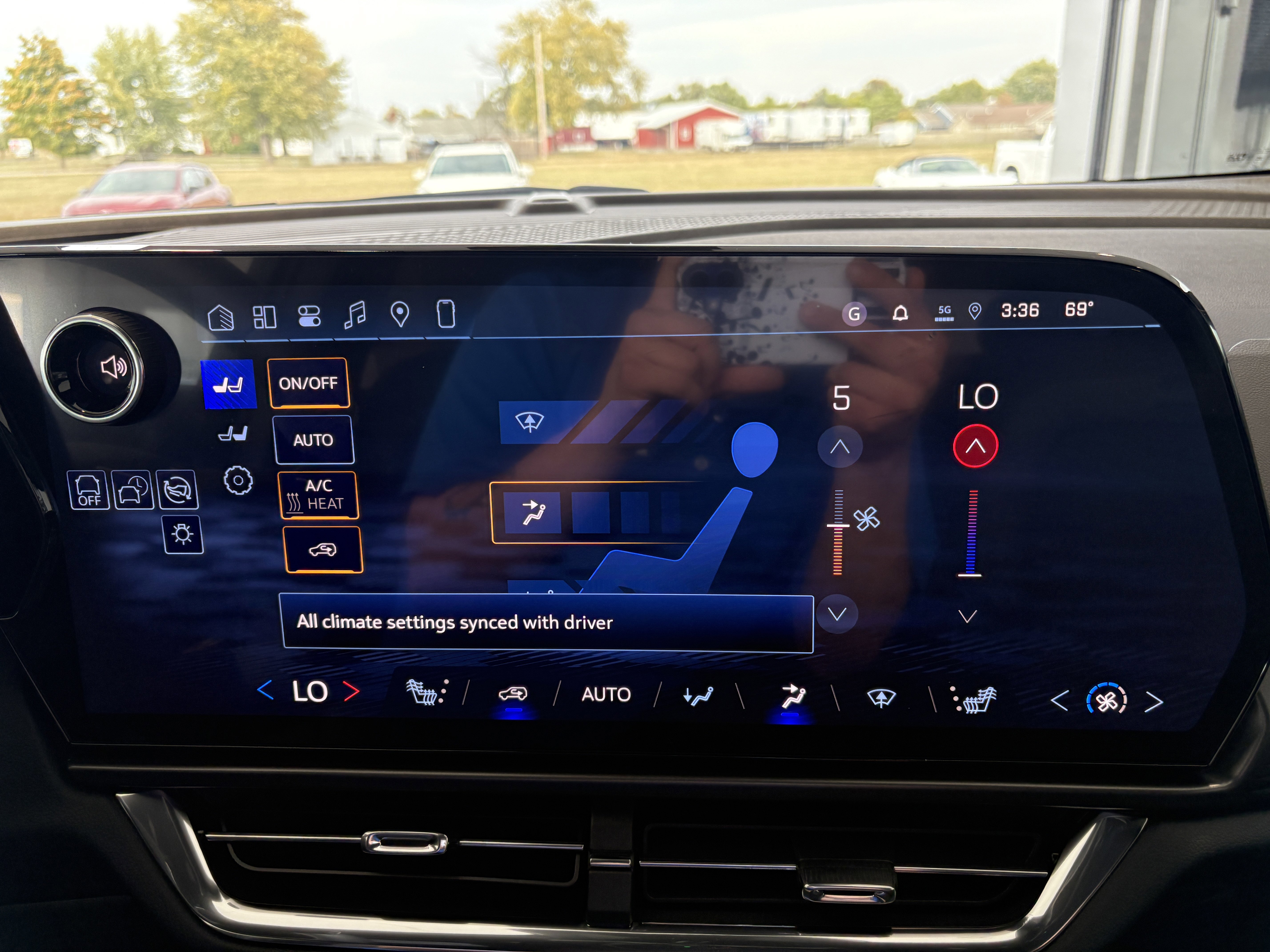 New 2026 Chevrolet Equinox EV LT image 16