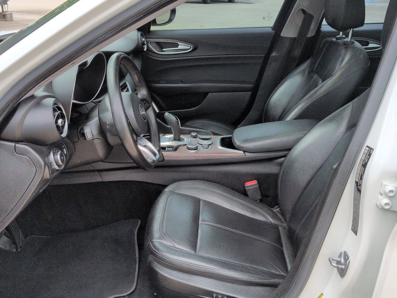 Used 2021 Alfa Romeo Giulia Ti w/ Nero Edizione image 19
