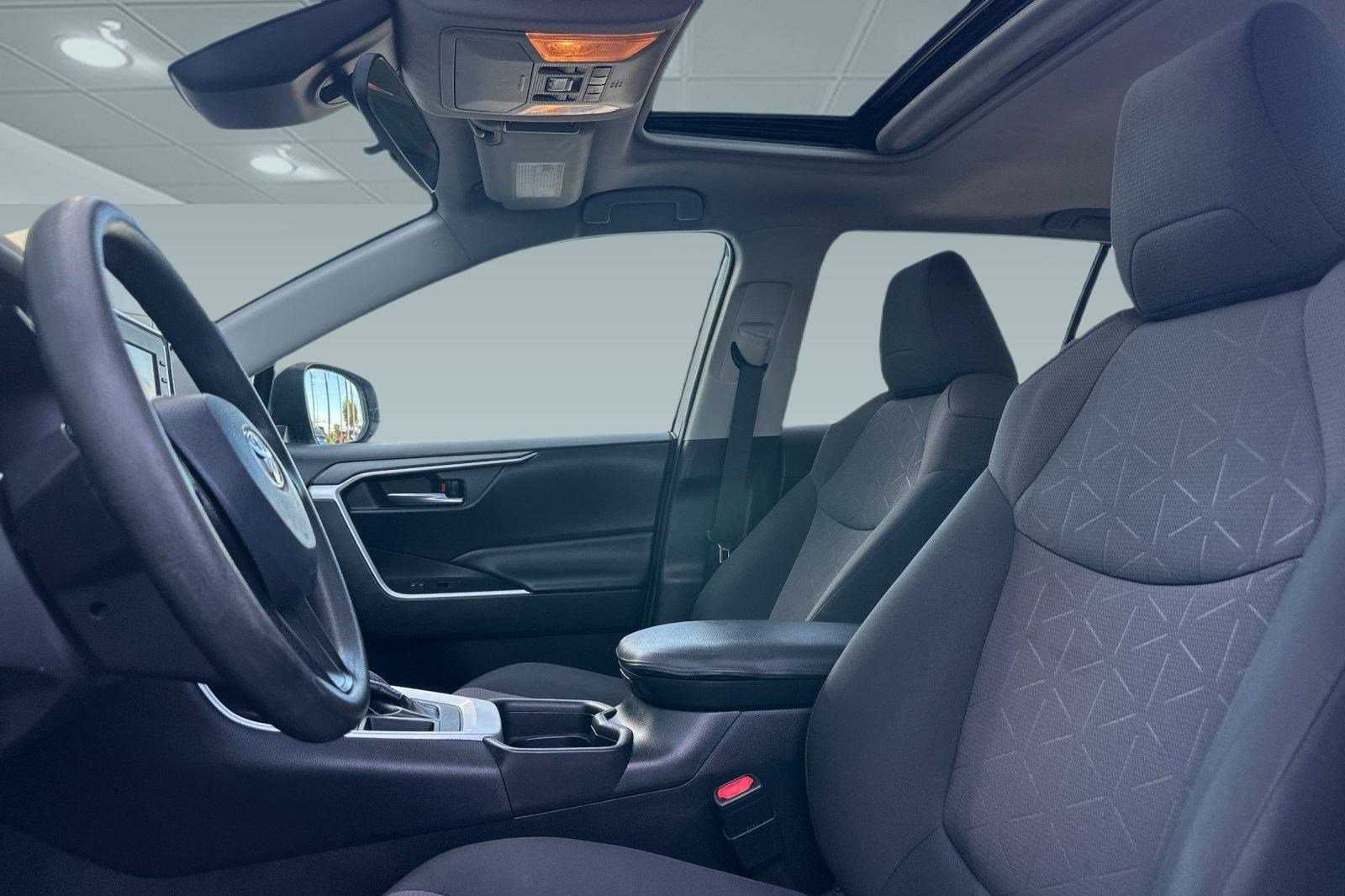 Used 2019 Toyota RAV4 XLE w/ Carpet Mat Package image 16