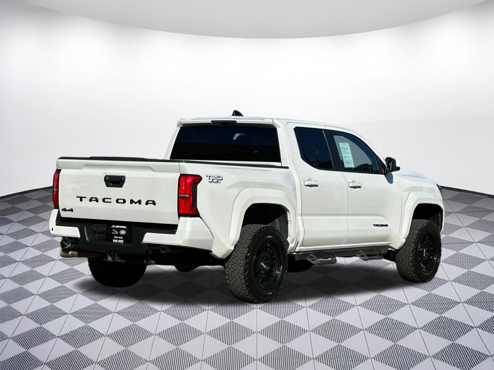 Used 2025 Toyota Tacoma TRD Sport AWD/4WD image 9