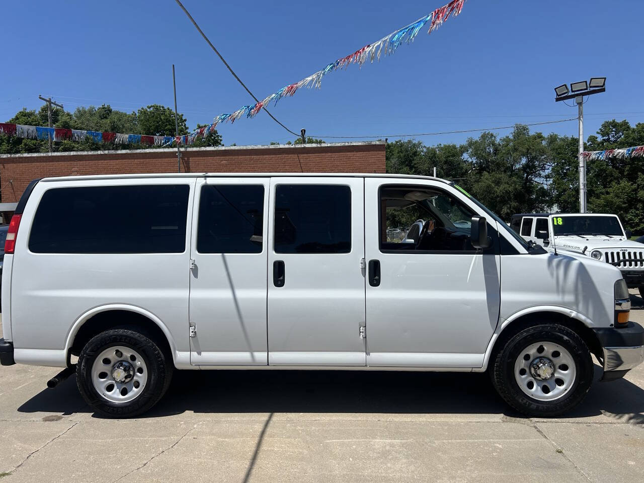 Used 2014 Chevrolet Express 1500 LT w/ LT Preferred Equipment Group RWD image 5