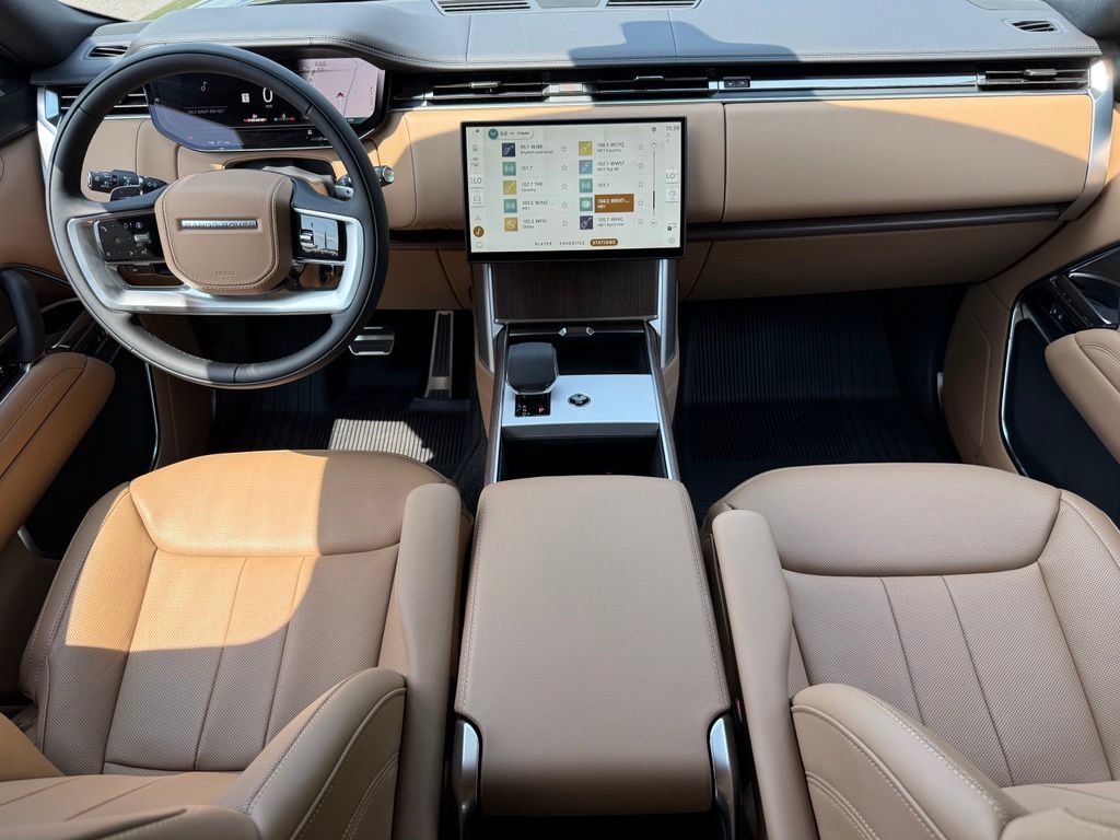 New 2026 Land Rover Range Rover Long Wheelbase SE AWD/4WD image 17