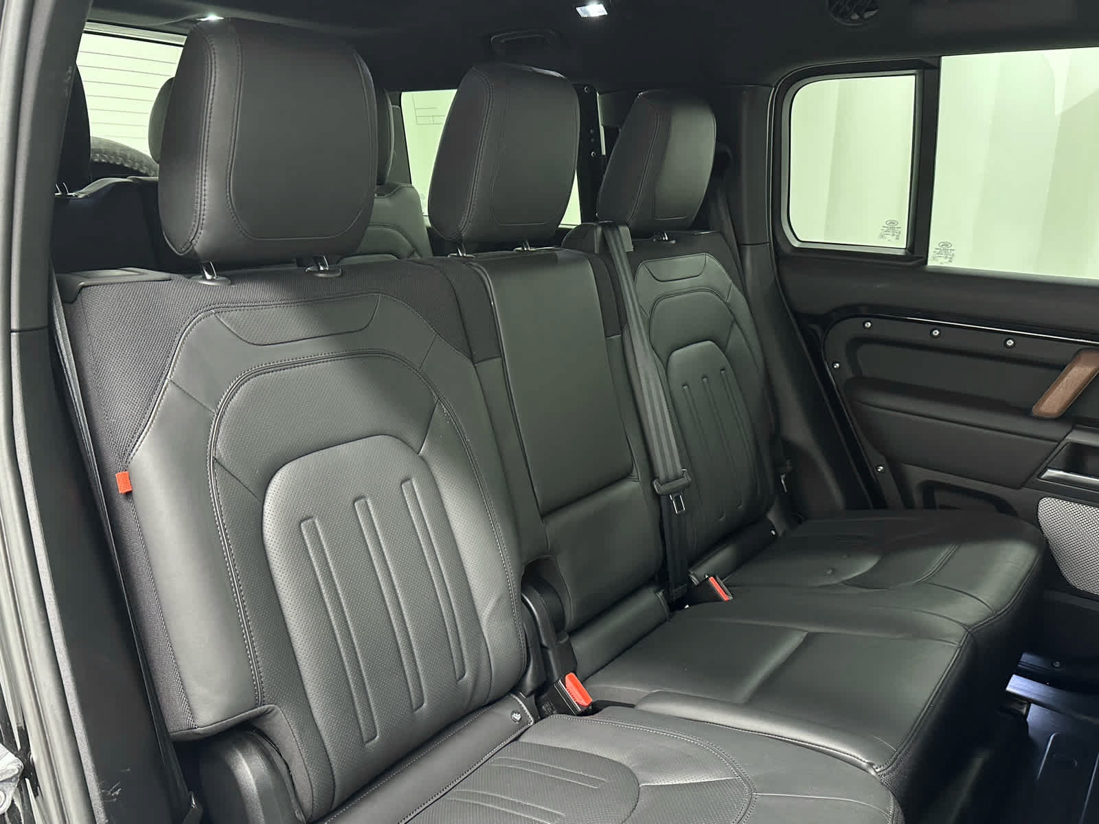 Used 2024 Land Rover Defender 130 X AWD/4WD image 23