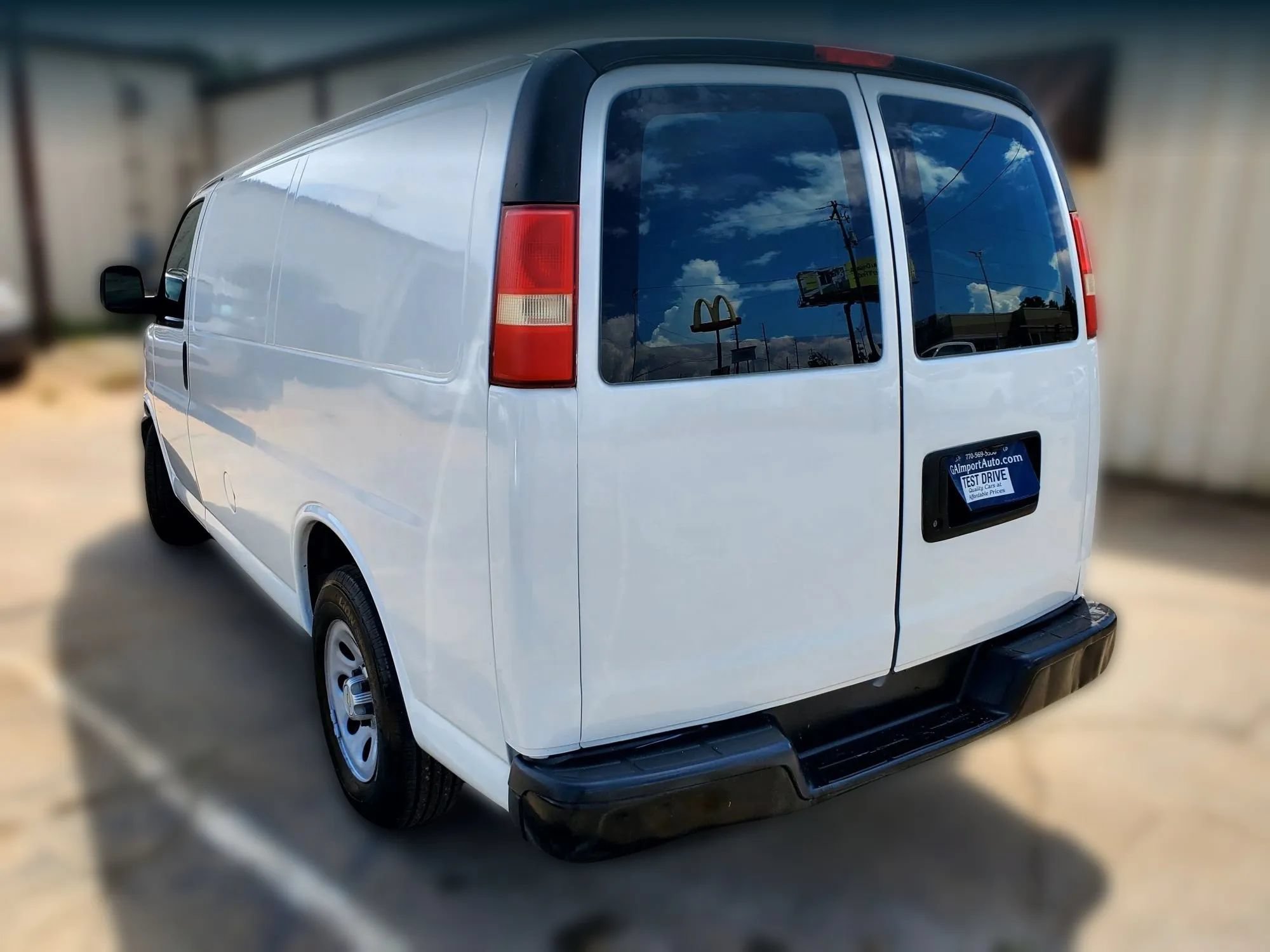 Used 2014 Chevrolet Express 1500 RWD image 9