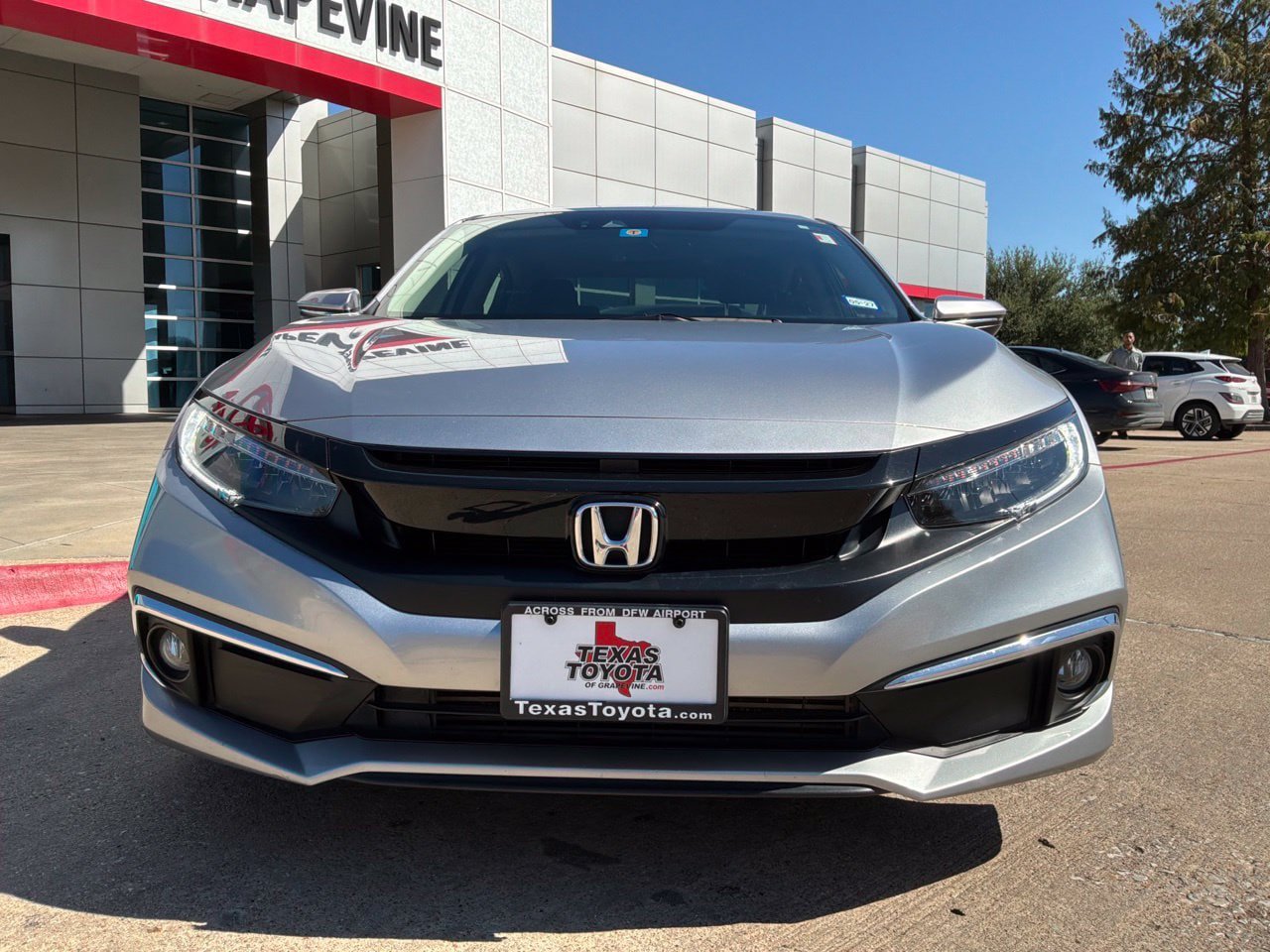Used 2019 Honda Civic Touring image 3