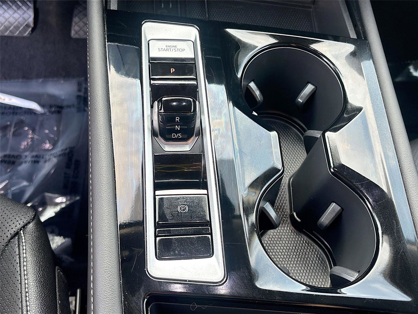 Used 2025 Volkswagen Atlas SE image 16