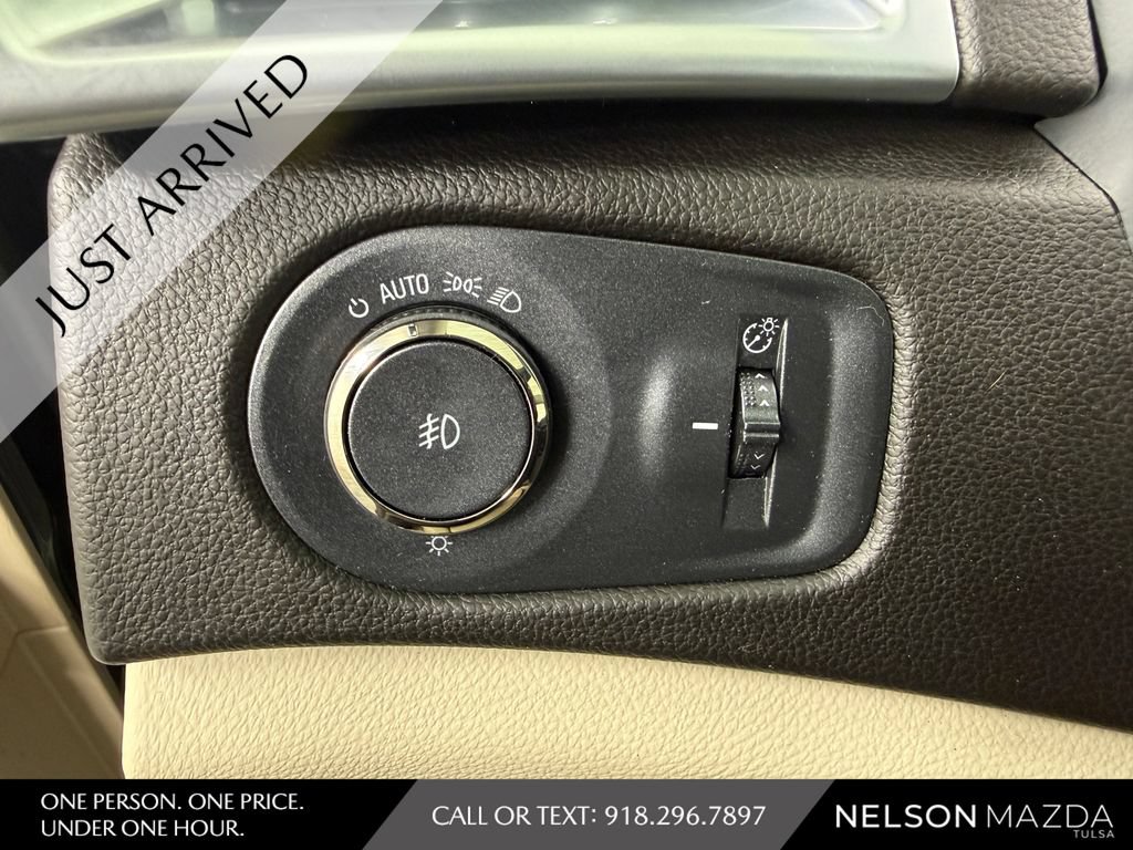 Used 2013 Cadillac SRX Premium AWD/4WD image 25