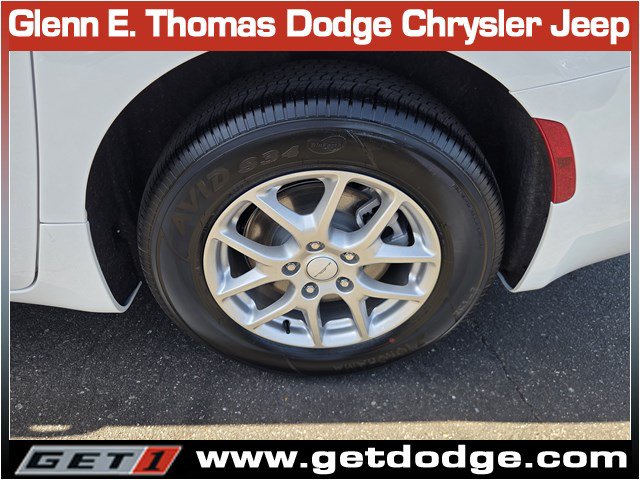 New 2027 Chrysler Pacifica Select FWD image 7