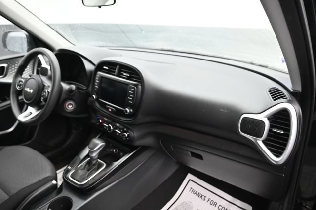 Used 2022 Kia Soul LX FWD image 9