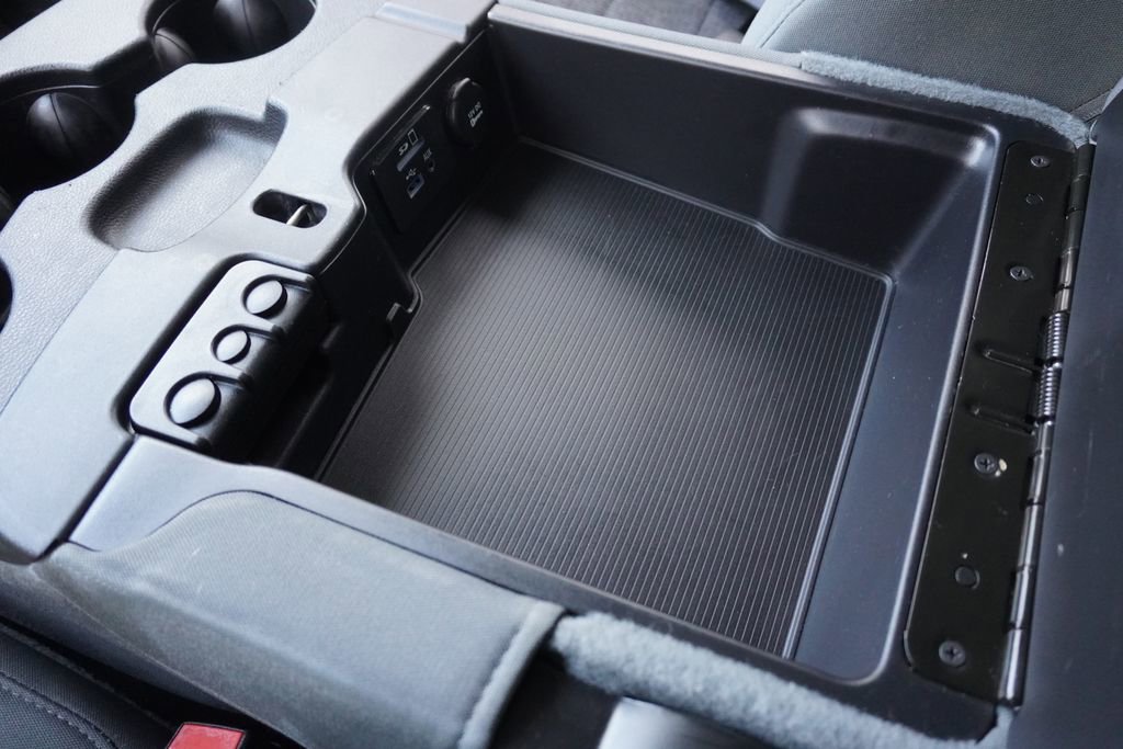 Used 2016 RAM 1500 Outdoorsman image 23