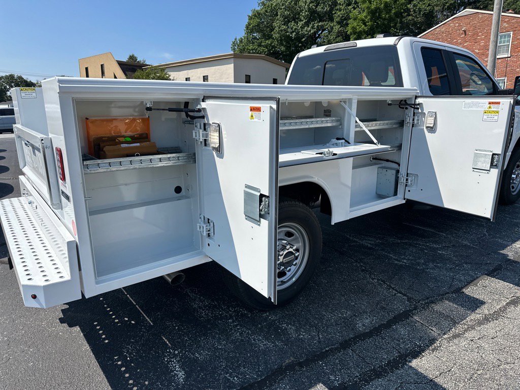 New 2025 Ford F350 XL w/ XL Chrome Package image 9