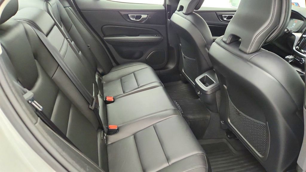 Used 2020 Volvo S60 T5 Momentum w/ Protection Package image 23