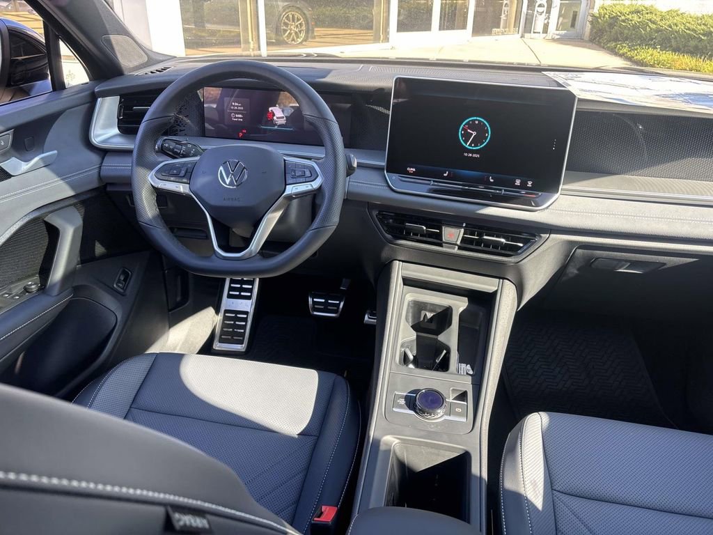 New 2026 Volkswagen Tiguan SE R-Line image 31