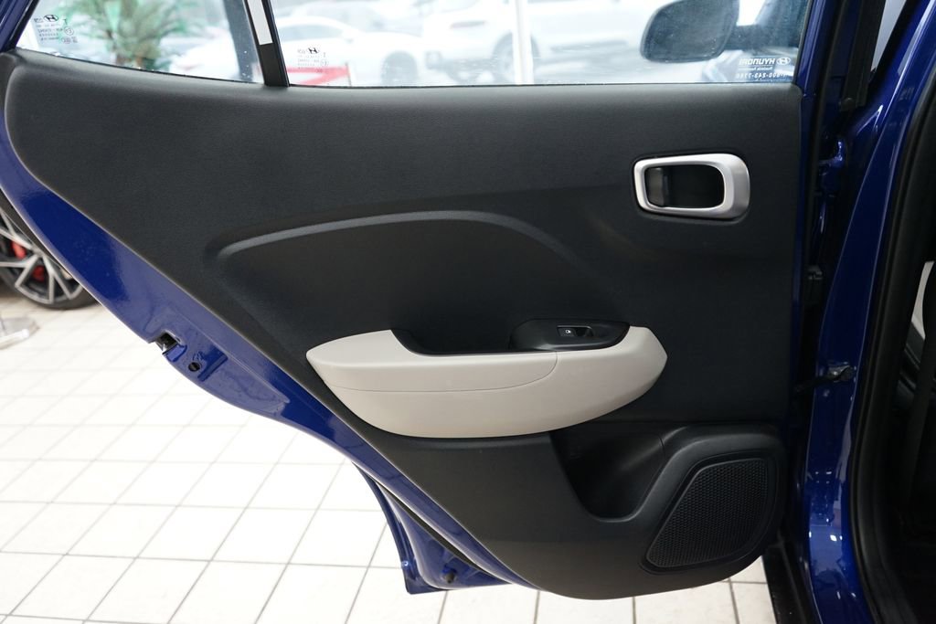 Used 2020 Hyundai Venue SEL image 40