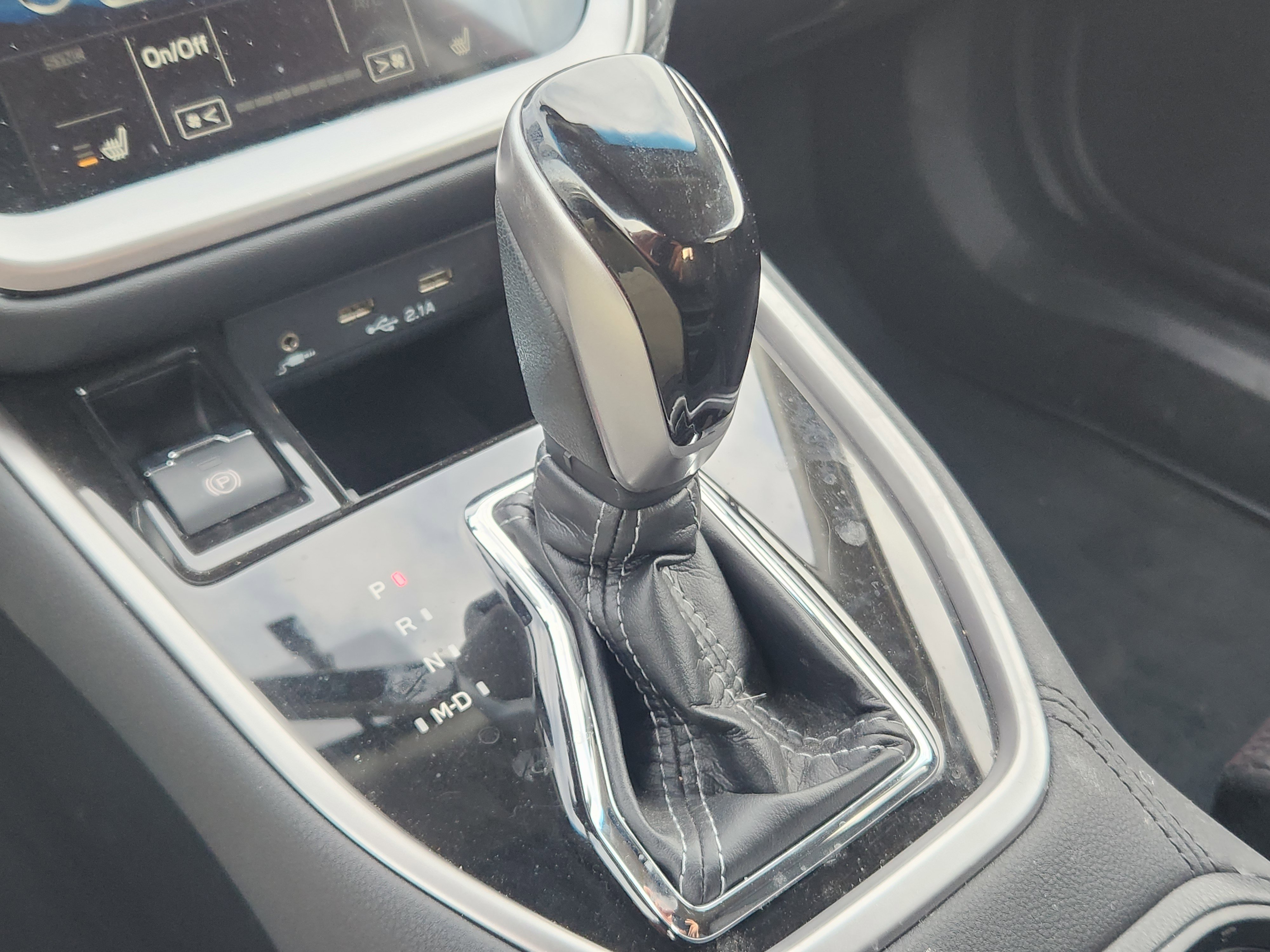 Used 2020 Subaru Outback Premium image 11