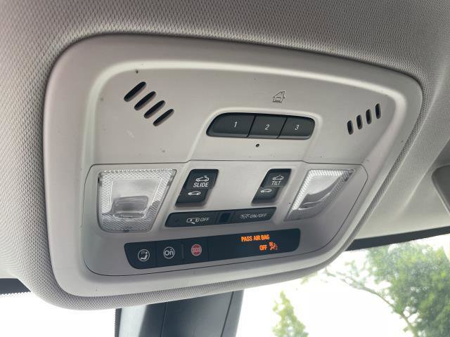 Used 2020 Chevrolet Traverse RS image 36