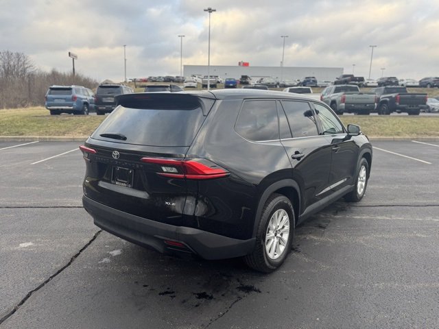 Used 2024 Toyota Grand Highlander XLE image 3