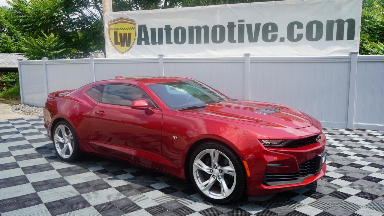 Used 2022 Chevrolet Camaro SS RWD image 2