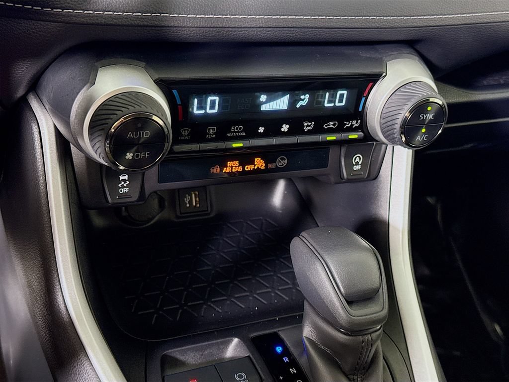 Certified 2025 Toyota RAV4 XLE AWD/4WD image 10