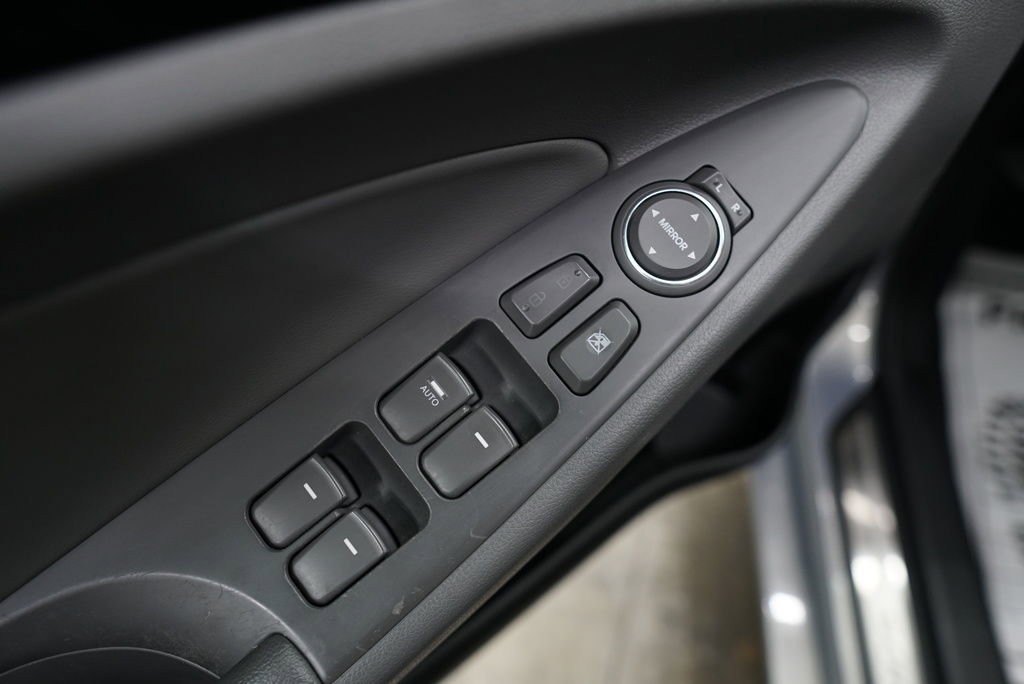 Used 2012 Hyundai Sonata Limited FWD image 18