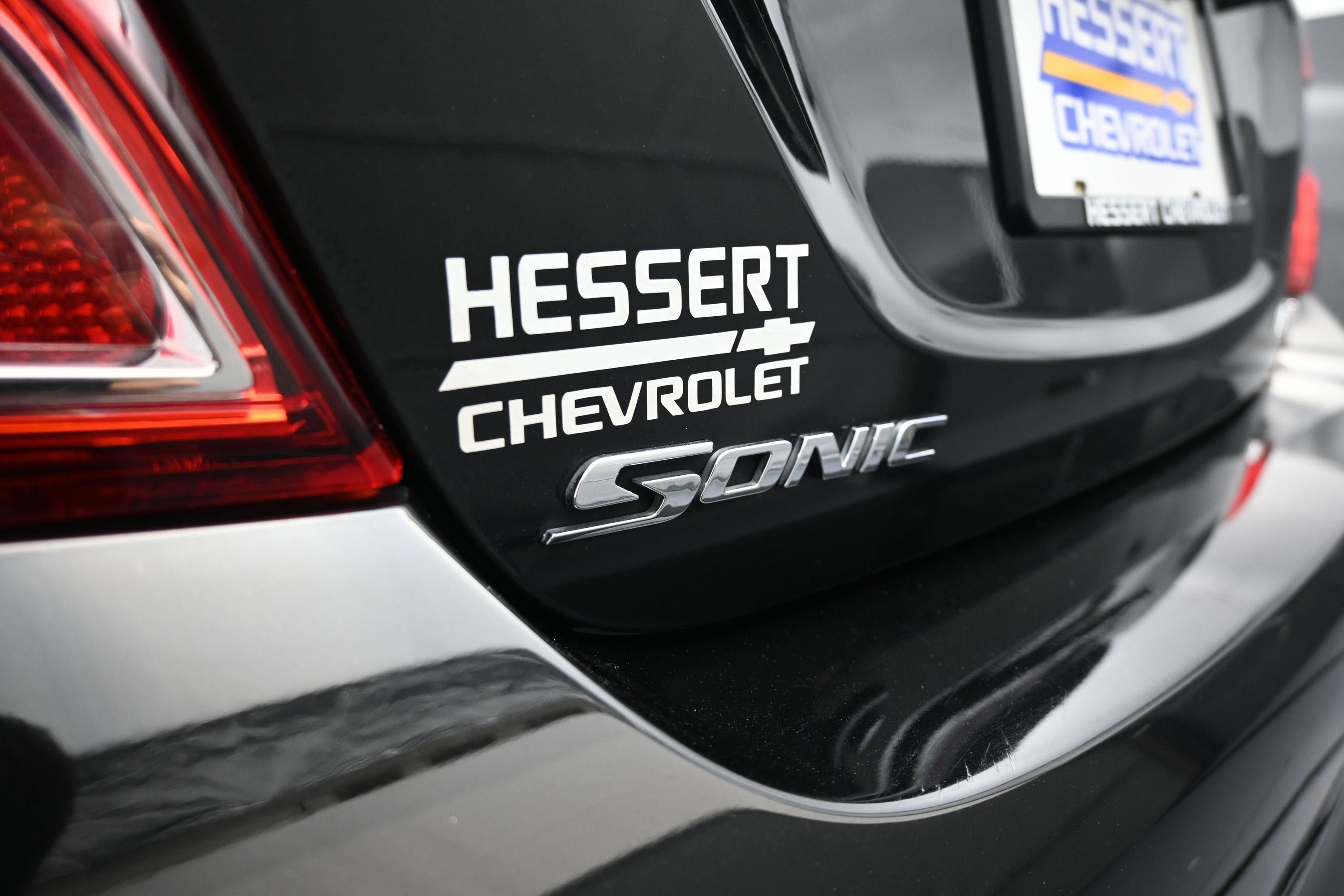 Used 2020 Chevrolet Sonic LT FWD image 34