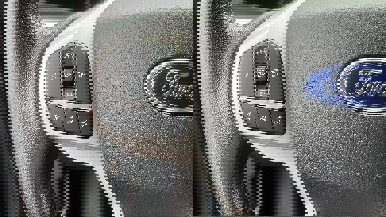 Used 2021 Ford Explorer XLT image 14