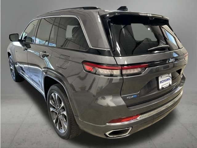 Used 2023 Jeep Grand Cherokee Overland w/ Luxury Tech Group IV AWD/4WD image 3