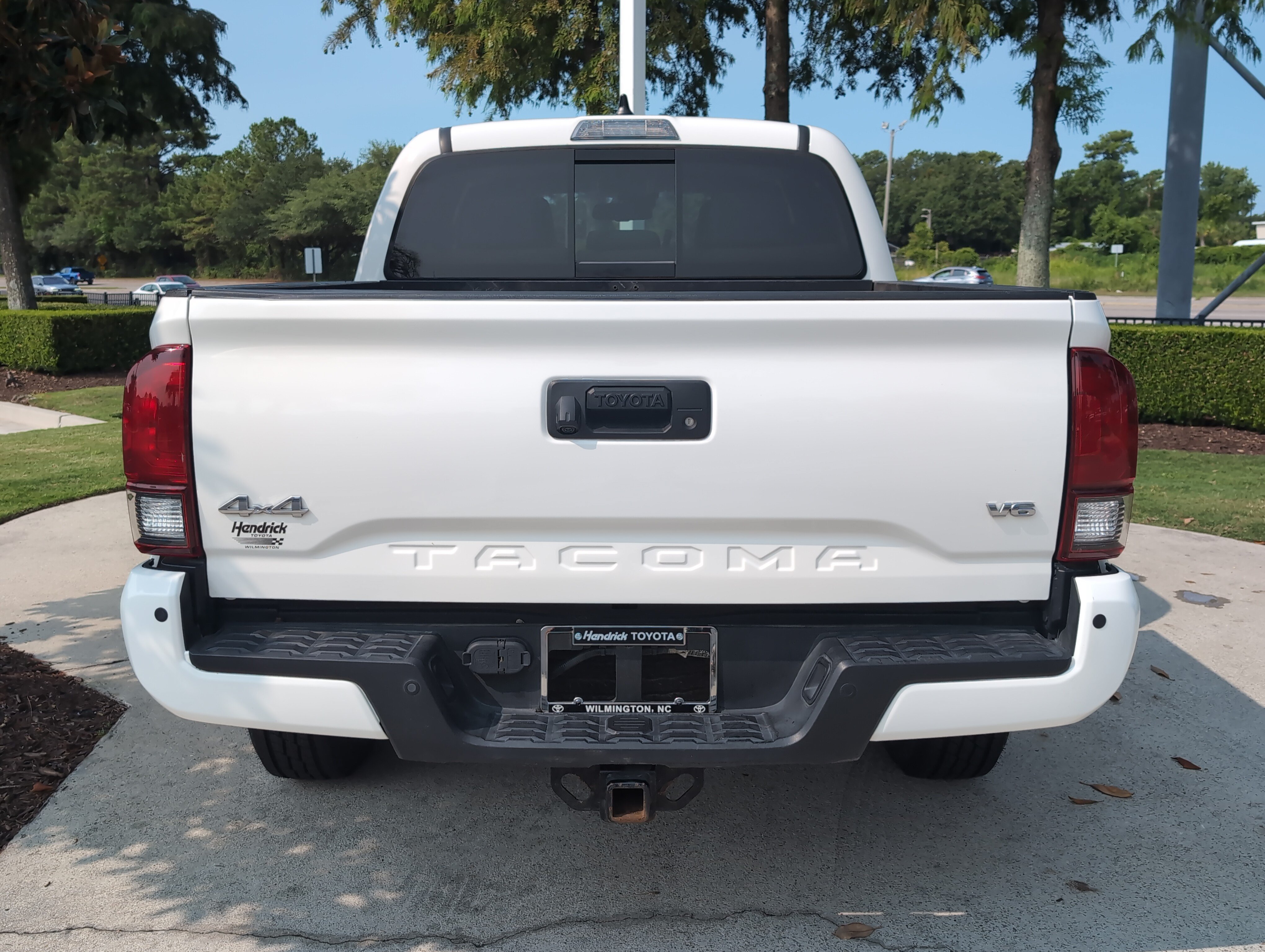 Used 2023 Toyota Tacoma SR5 AWD/4WD image 9