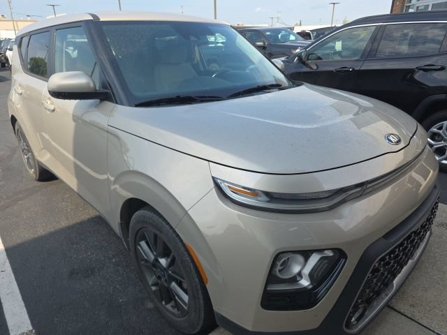 Used 2020 Kia Soul EX FWD image 3