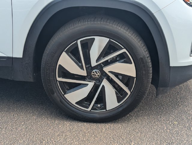 Used 2024 Volkswagen Atlas SE AWD/4WD image 8