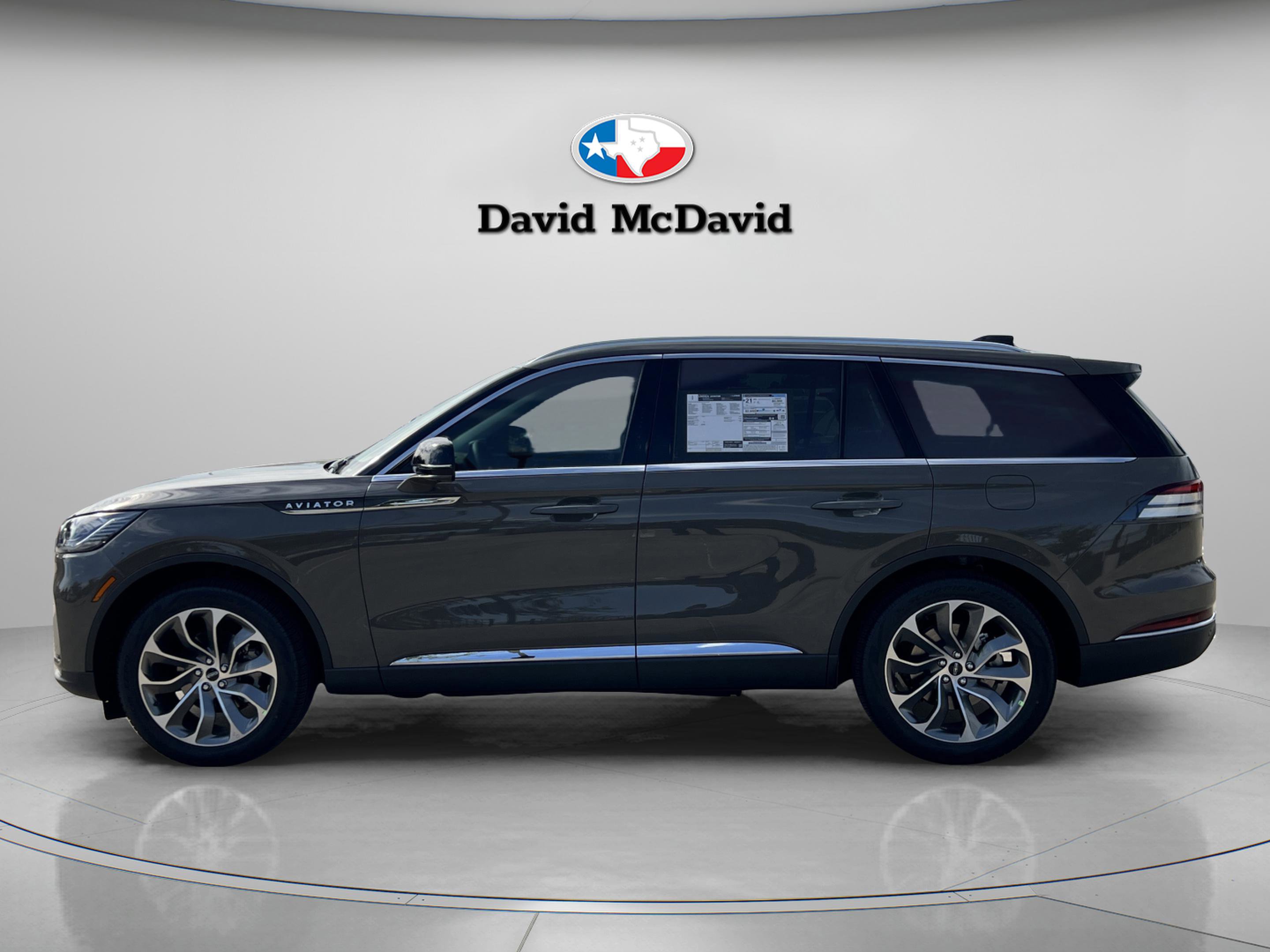 New 2025 Lincoln Aviator Reserve RWD image 4