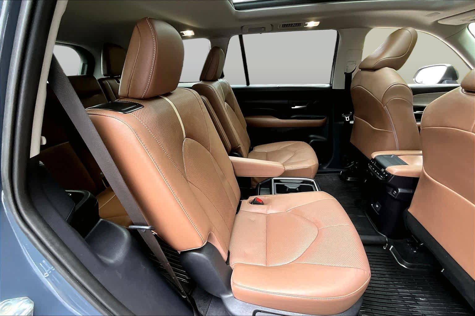Certified 2025 Toyota Grand Highlander AWD image 19