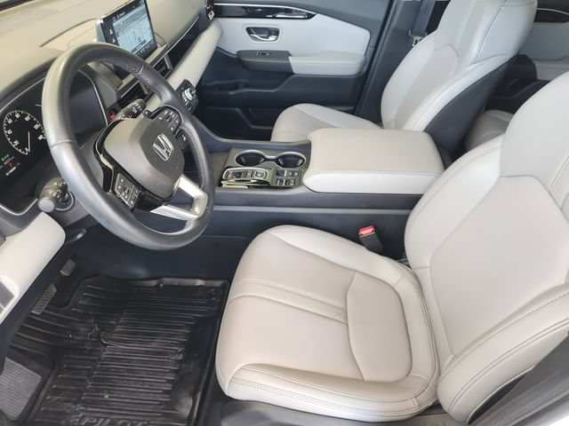Used 2025 Honda Pilot Touring image 4