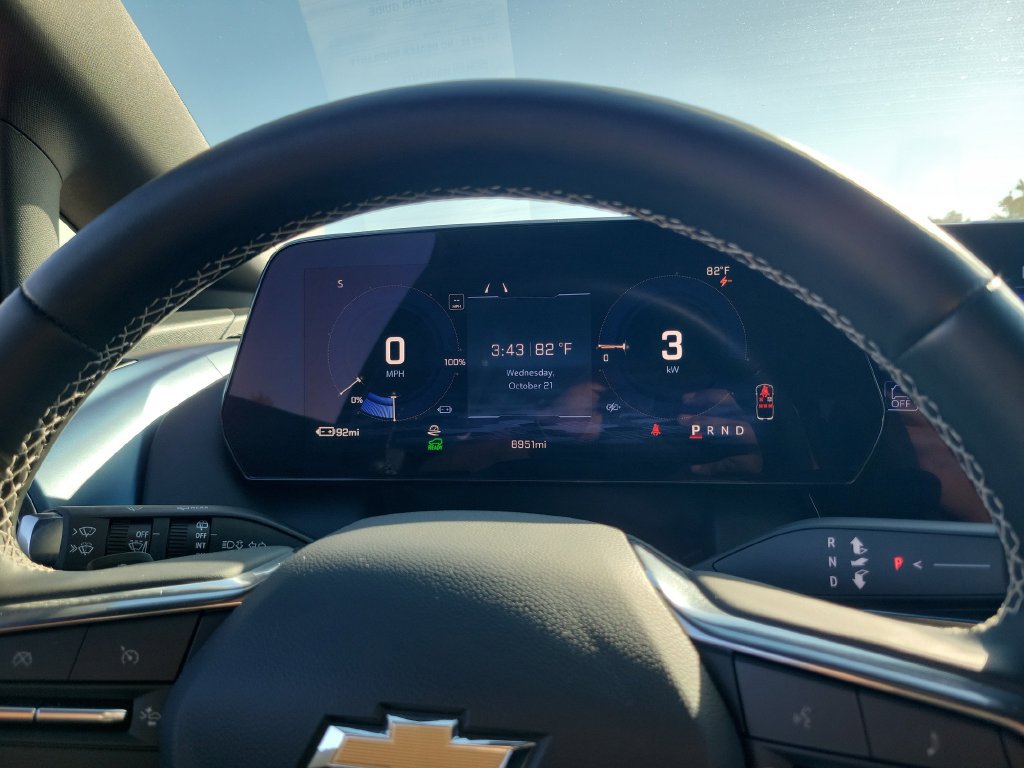 Certified 2025 Chevrolet Equinox EV LT AWD/4WD image 17