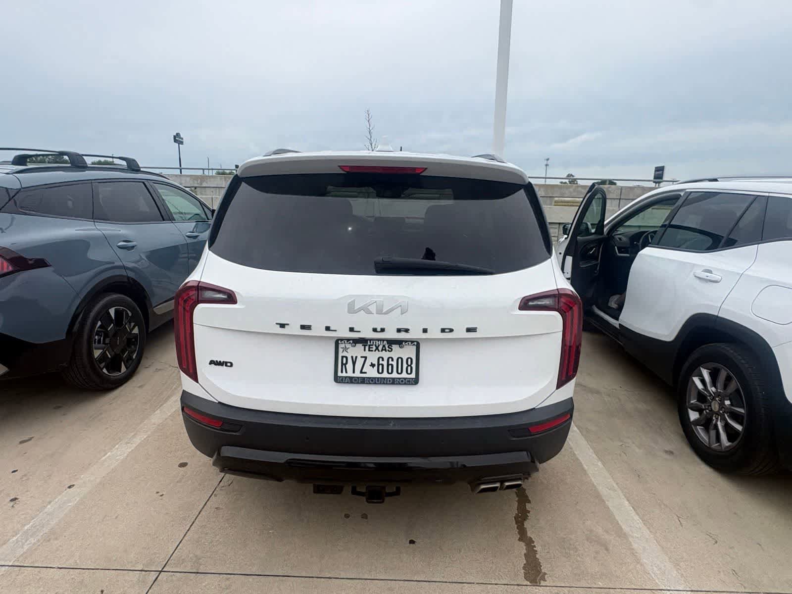 Used 2022 Kia Telluride SX w/ Nightfall Edition Package AWD/4WD image 5