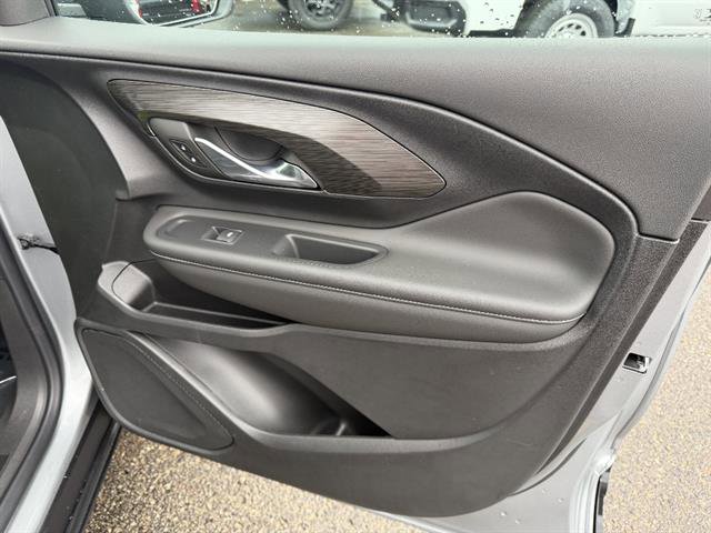 Used 2023 GMC Terrain SLE FWD image 18