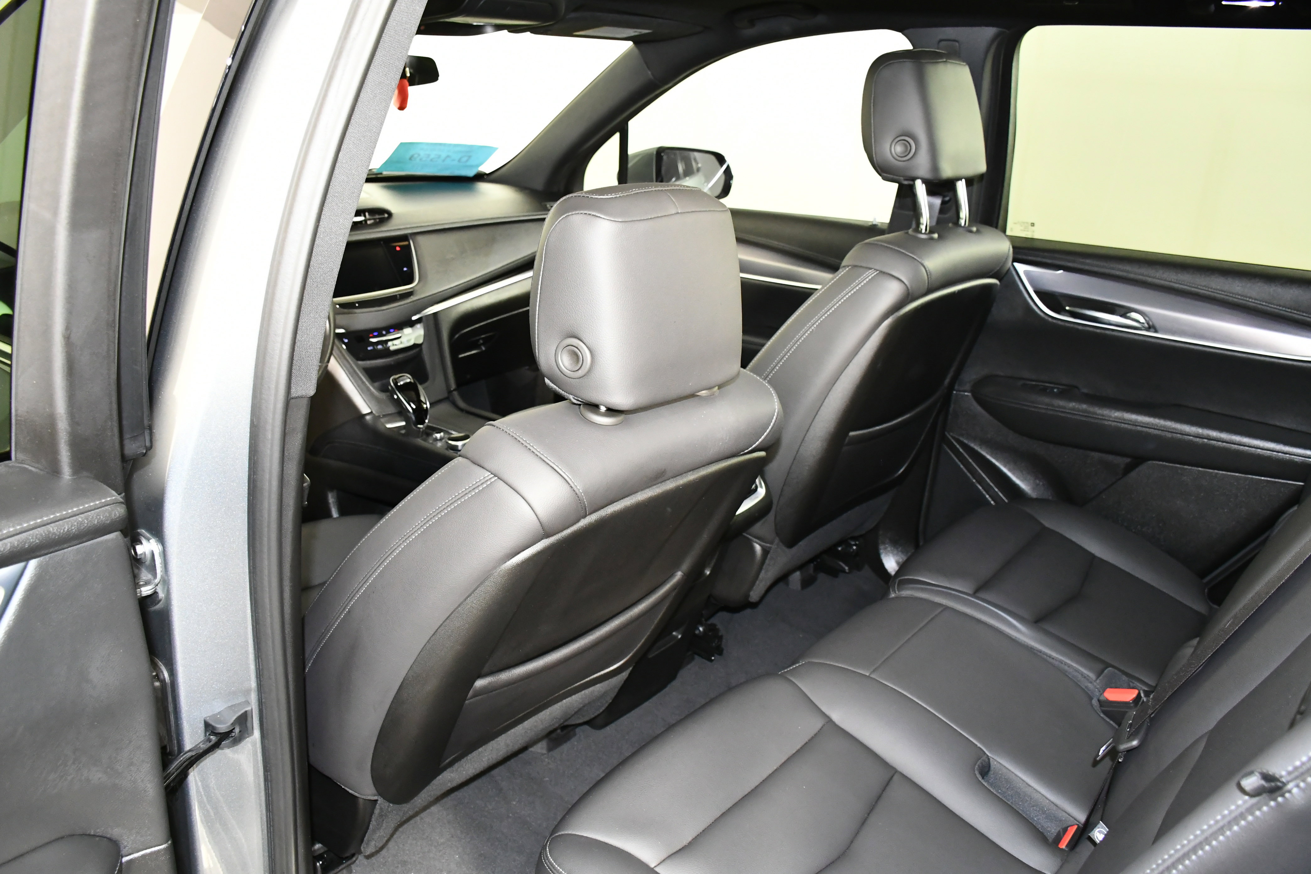 Used 2025 Cadillac XT6 Luxury image 48