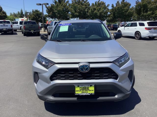 Used 2022 Toyota RAV4 LE AWD/4WD image 4