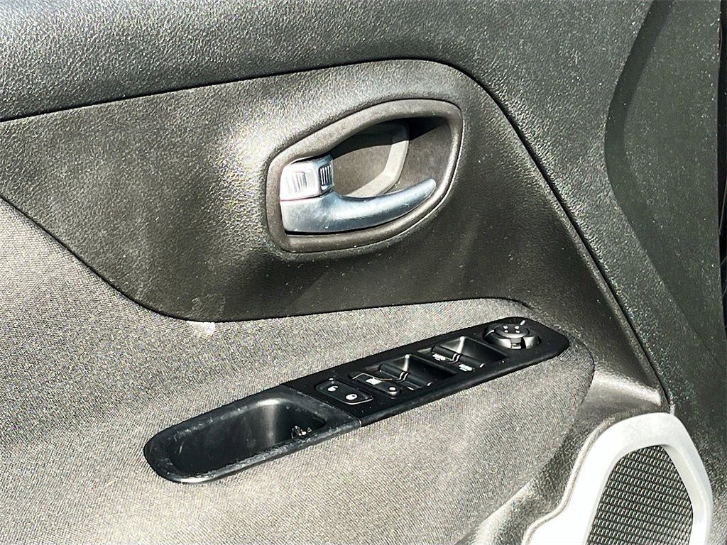 Certified 2020 Jeep Renegade Sport image 15