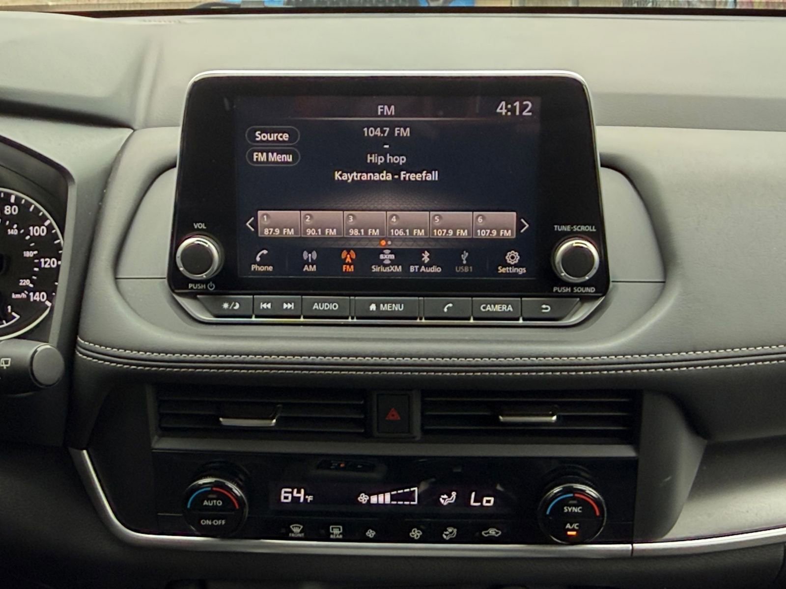 Used 2025 Nissan Rogue SV AWD/4WD image 17