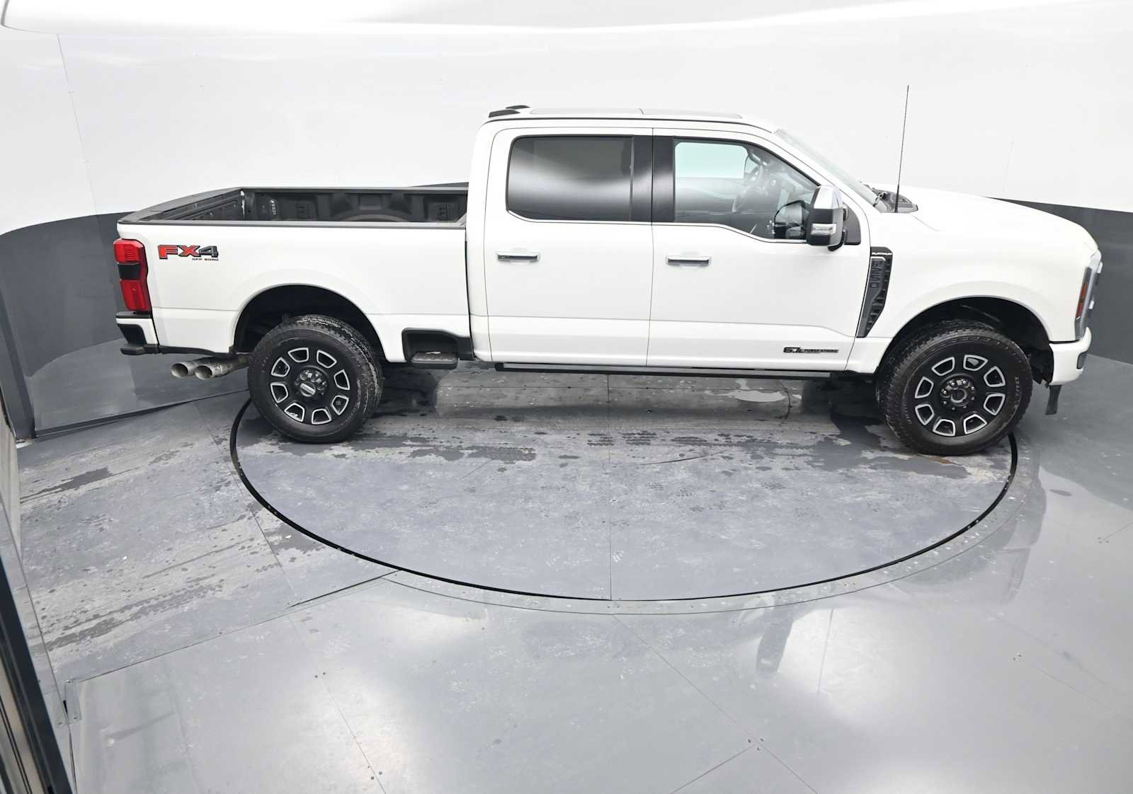 Used 2024 Ford F250 Platinum image 33