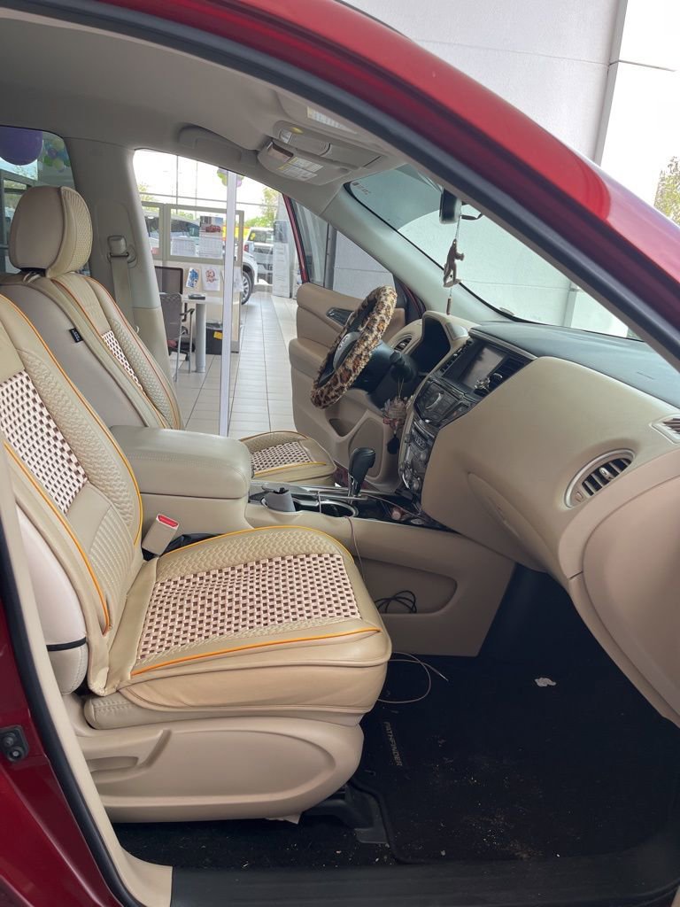 Used 2018 Nissan Pathfinder SV image 20